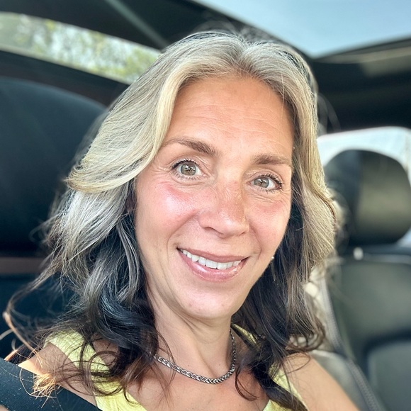 Meet your Posher, Jilly - Picture 2 of 2